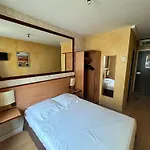 Bosquet Centre - Self Check In Budget Hotel