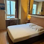 Hotel Bosquet Centre - Self Check In Budget 2*