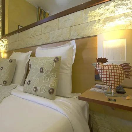 Bosquet Centre - Self Check In Budget Hotel