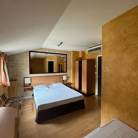 Hotel Bosquet Centre - Self Check In Budget
