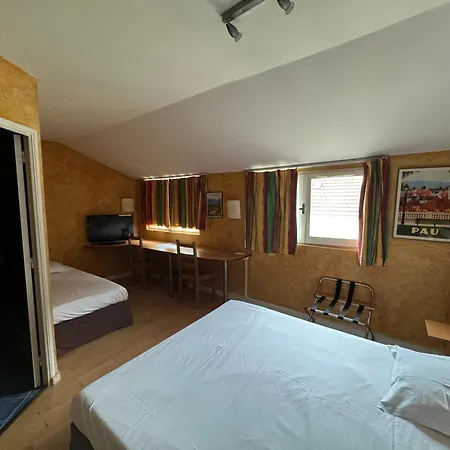 Hotell Bosquet Centre - Self Check In Budget Pau