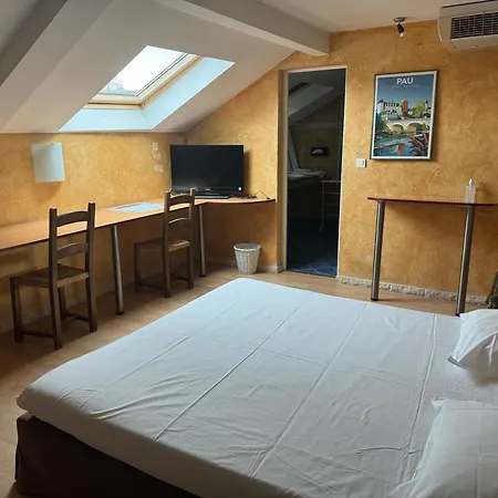 Bosquet Centre - Self Check In Budget Hotel 2*
