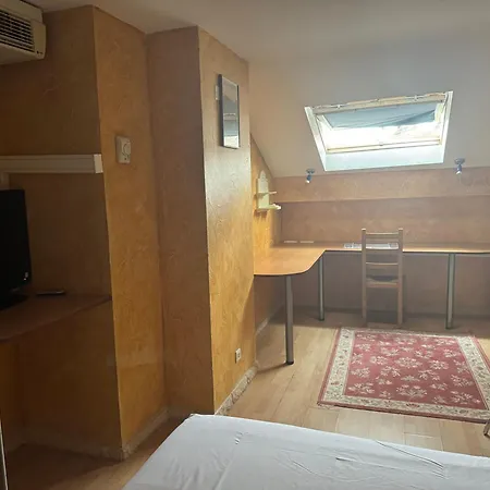 Hotel Bosquet Centre - Self Check In Budget 2*
