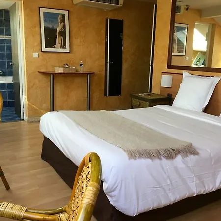 Bosquet Centre - Self Check In Budget Hotel 2*