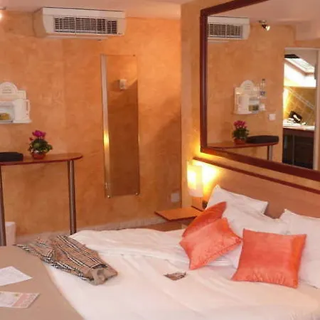 Bosquet Centre - Self Check In Budget 波城