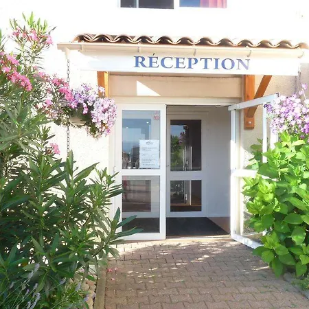 Bosquet Centre - Self Check In Budget