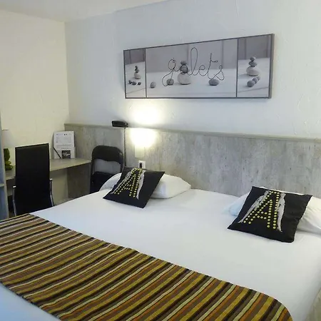 Bosquet Centre - Self Check In Budget Hotel