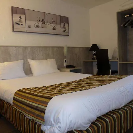 Bosquet Centre - Self Check In Budget Hotel 2*