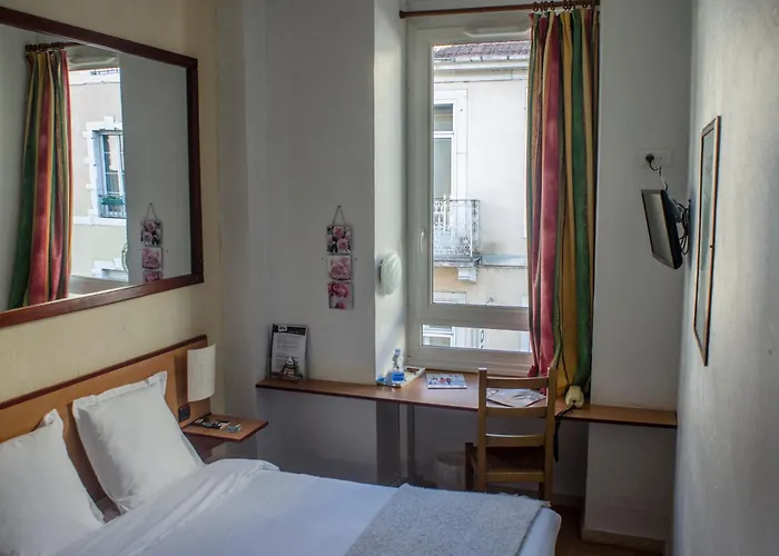 מלון Bosquet Centre - Self Check In Budget 2*