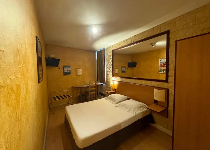 מלון Bosquet Centre - Self Check In Budget 2*