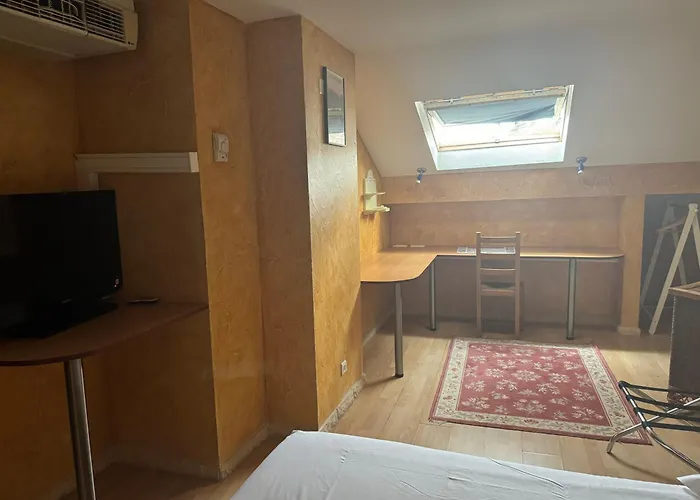 מלון Bosquet Centre - Self Check In Budget 2*