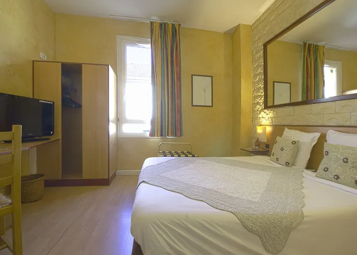 Bosquet Centre - Self Check In Budget