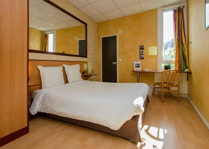 Bosquet Centre - Self Check In Budget Hotell