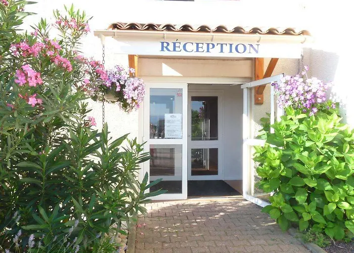 Bosquet Centre - Self Check In Budget