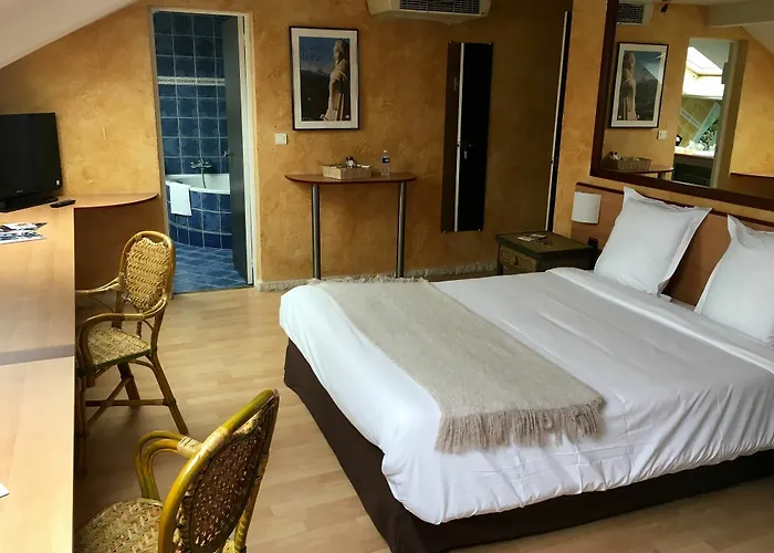 Bosquet Centre - Self Check In Budget