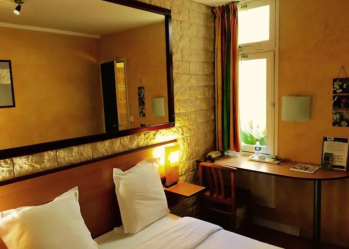 Bosquet Centre - Self Check In Budget Pau